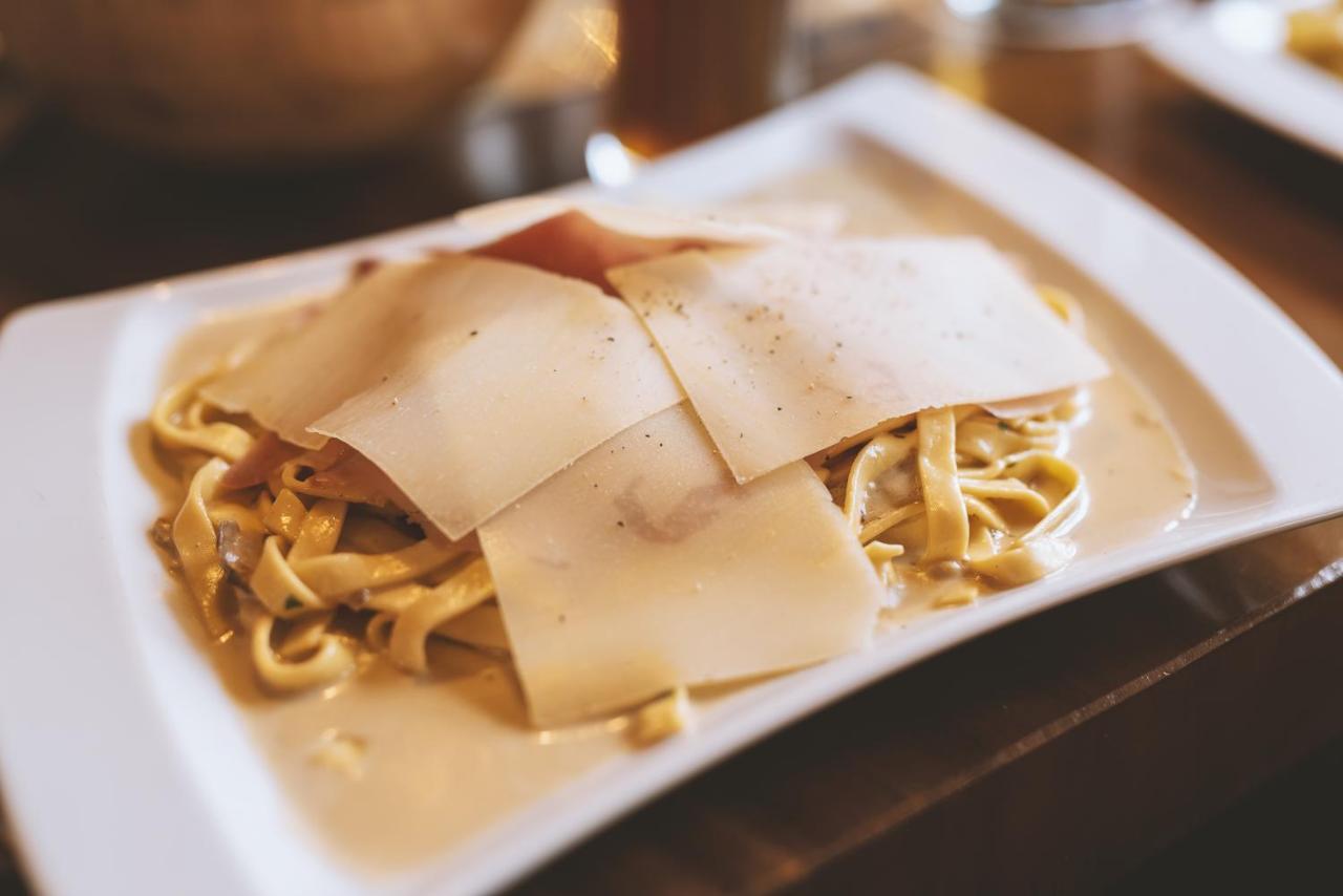Zum Kleinen Italiener - Ristorante Pizzeria Pension Geinberg Kültér fotó